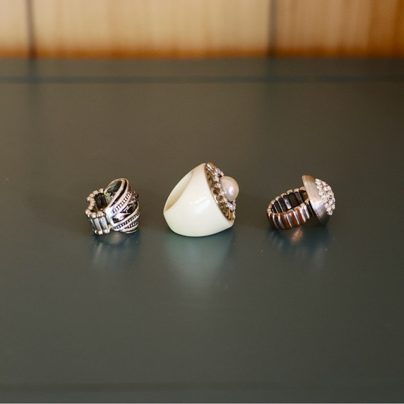 Elegant Sparkly Silver and Pearl Ring Set - Picture 2 of 10